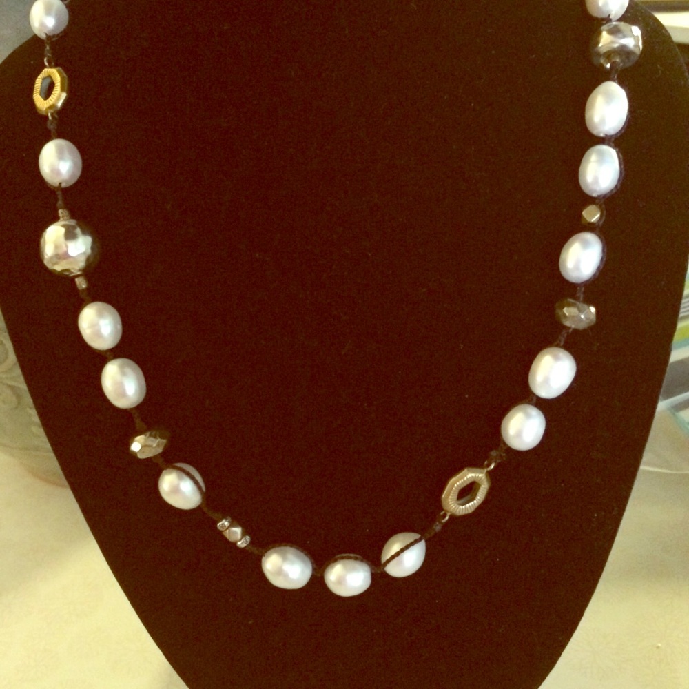 Fresh Outlook Necklace Item N3116
